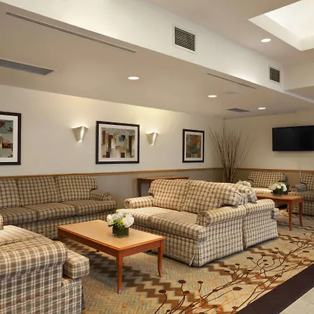 Travelodge By Wyndham Ottawa West-2
